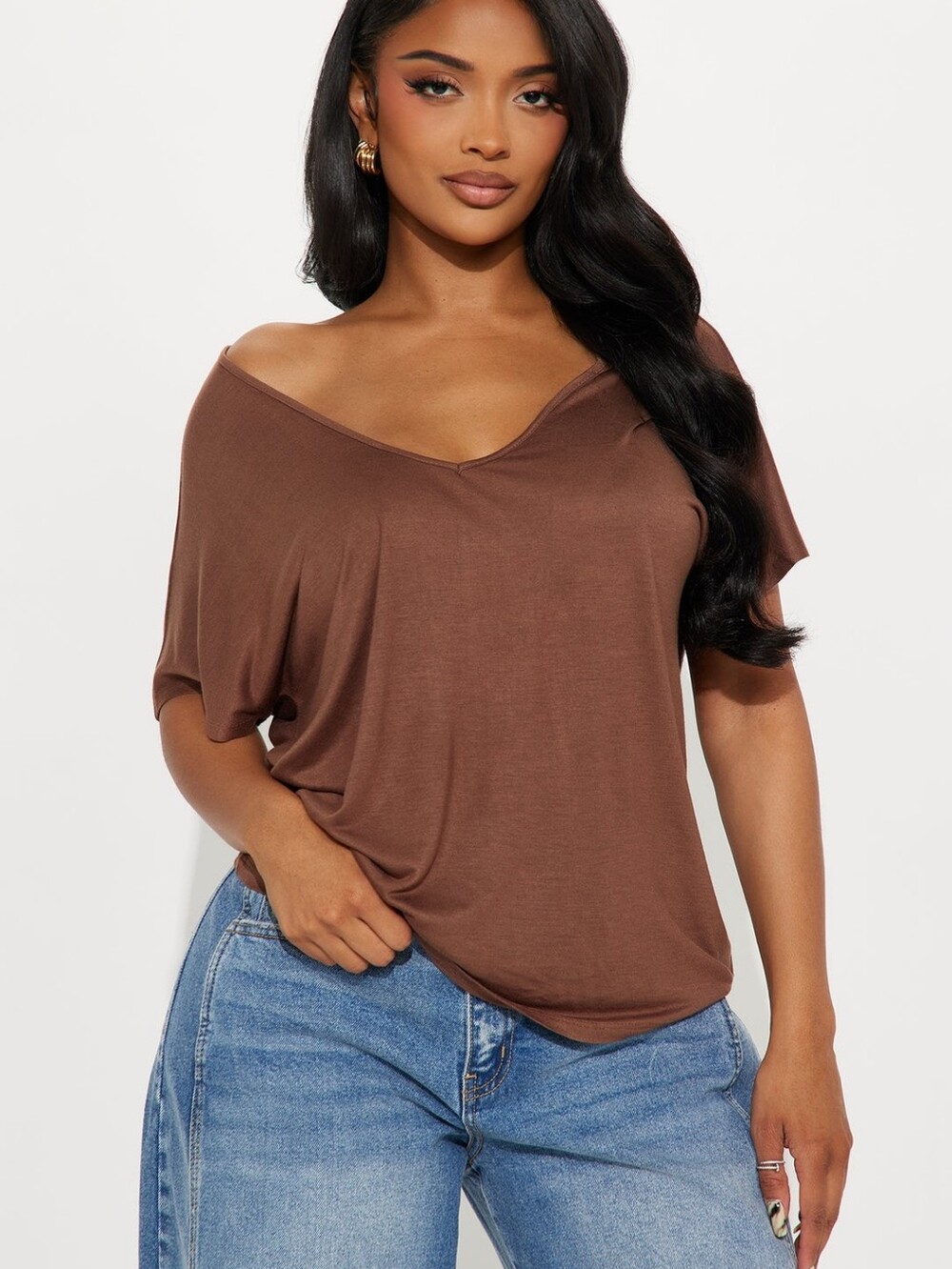 Heart Hips Women's Brown V-Neck Short Sleeve Top